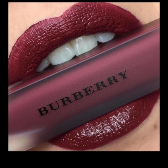Pink Burberry Liquid Lipstick Burberry Lip Glow 21 Fondant Pink